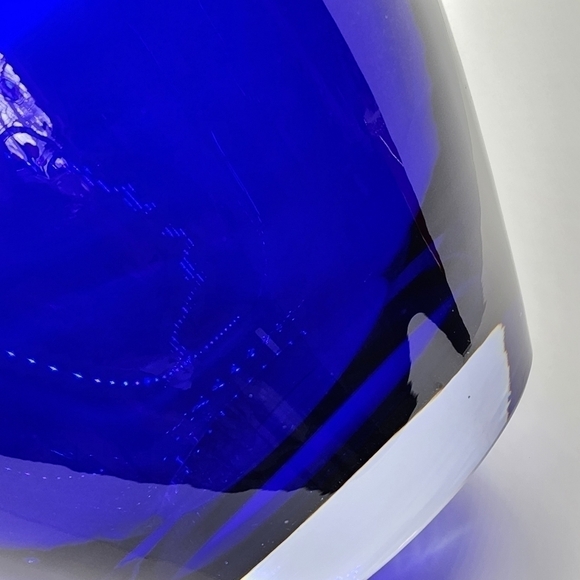 Large Glass vase cobalt blue angle design heavy thick vintage Estate - Picture 12 of 15